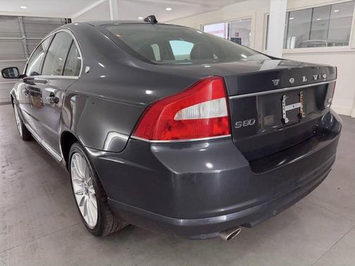 Charcoal 2010 Volvo S80 V8