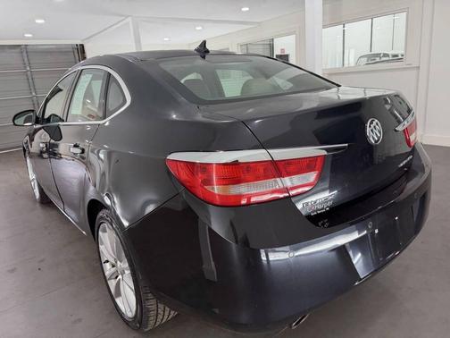 Luxo Blue Metallic 2014 Buick Verano Leather Group