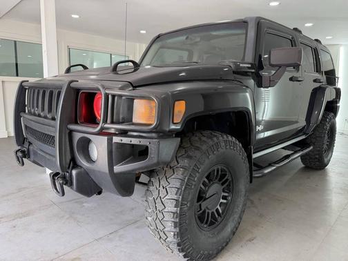 Black 2008 Hummer H3 Base