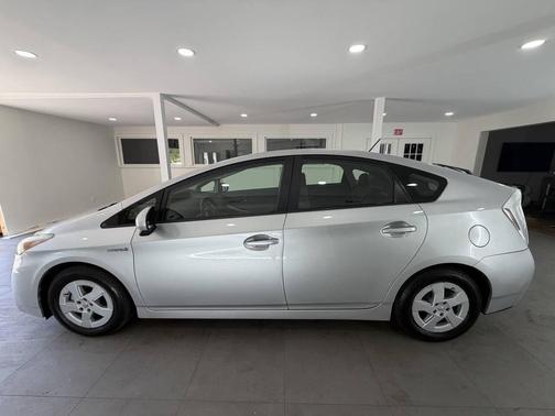 Classic Silver Metallic 2010 Toyota Prius II