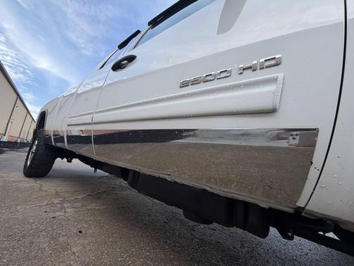 Summit White 2011 Chevrolet Silverado 2500 LT