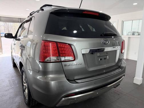 Titanium Silver 2012 Kia Sorento SX