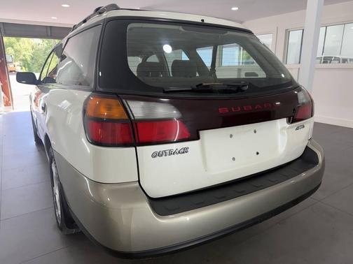 White Frost Pearl/Titanium Pearl 2004 Subaru Outback Base