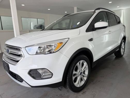 Oxford White 2018 Ford Escape SE