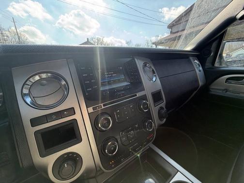 2017 Ford Expedition EL XLT