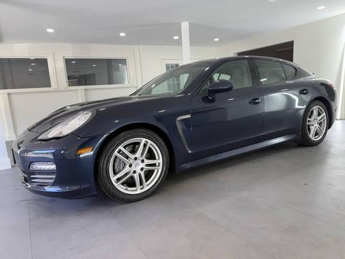 2011 Porsche Panamera 4