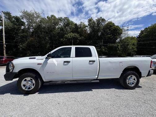 2019 RAM 2500 Tradesman Crew Cab 4x4 8' Box