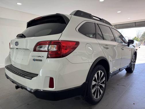 Crystal White Pearl 2016 Subaru Outback 2.5i Limited