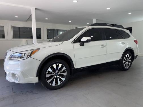 Crystal White Pearl 2016 Subaru Outback 2.5i Limited