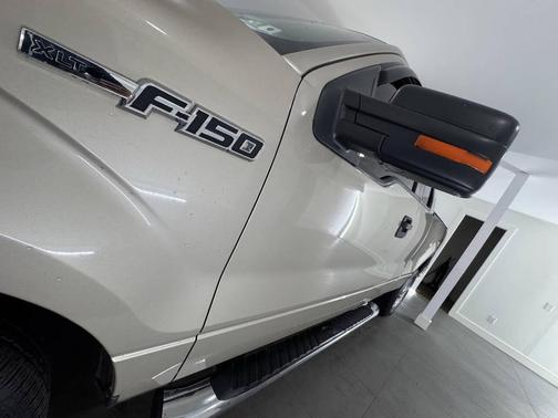 Tan 2010 Ford F-150 XLT SuperCab