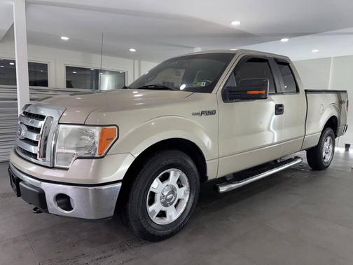 Tan 2010 Ford F-150 XLT SuperCab