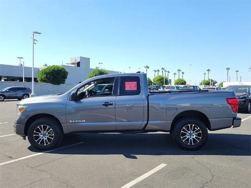 2024 Nissan Titan SV
