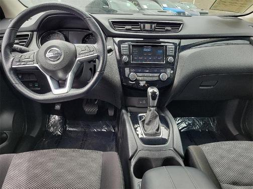 2022 Nissan Rogue Sport SV