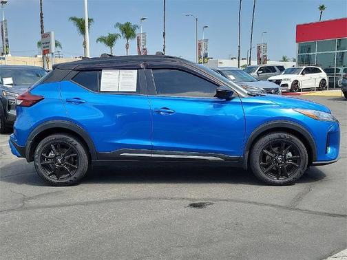 2023 Nissan Kicks SR