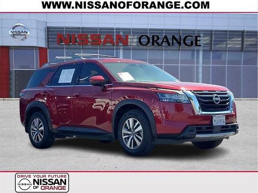 2023 Nissan Pathfinder SL