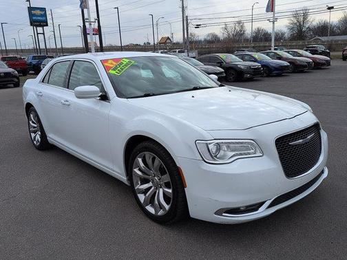 2017 Chrysler 300 Limited