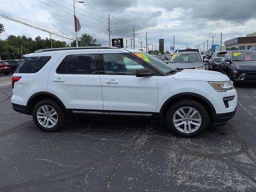 Oxford White 2018 Ford Explorer XLT