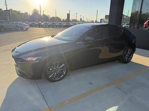 2023 Mazda Mazda3 FWD w/Preferred Package
