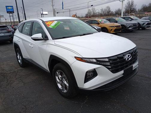 2022 Hyundai TUCSON SE