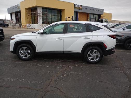 2022 Hyundai TUCSON SE