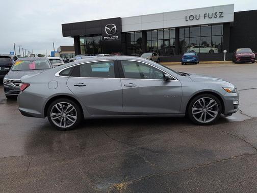 Sterling Gray Metallic 2023 Chevrolet Malibu FWD 2LT
