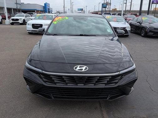 2024 Hyundai ELANTRA Limited