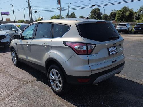 White Gold 2017 Ford Escape SE