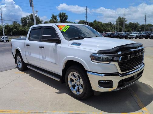 Bright White Clearcoat 2025 RAM 1500 Big Horn/Lone Star