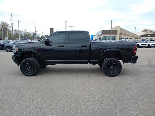 2022 RAM 2500 Laramie Crew Cab 4x4 6'4' Box