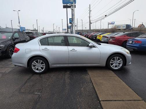 2010 INFINITI G37x Base