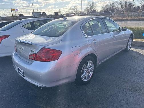 2010 INFINITI G37x Base