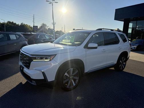 2023 Honda Pilot Touring 8-Passenger