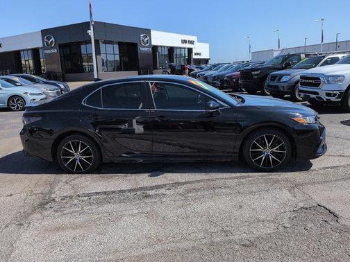 Midnight Black Metallic 2024 Toyota Camry SE