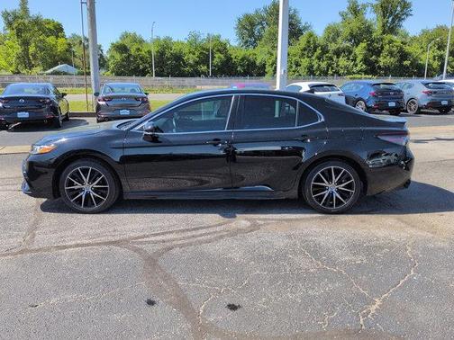 Midnight Black Metallic 2024 Toyota Camry SE