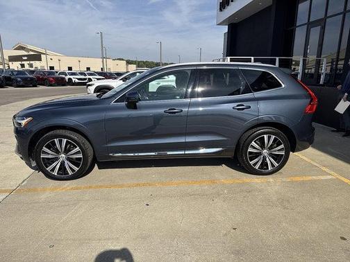 2022 Volvo XC60 B5 Inscription