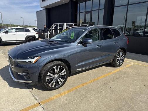 2022 Volvo XC60 B5 Inscription