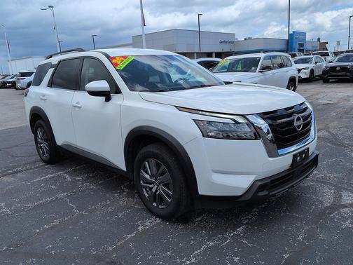 Glacier White 2024 Nissan Pathfinder SV FWD