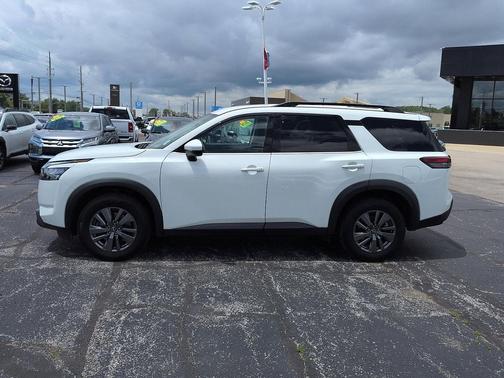 Glacier White 2024 Nissan Pathfinder SV FWD