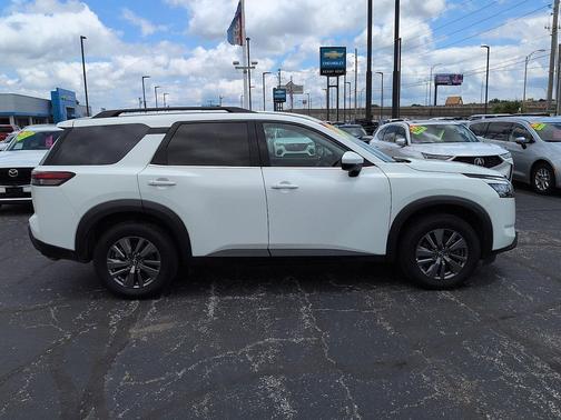 Glacier White 2024 Nissan Pathfinder SV FWD