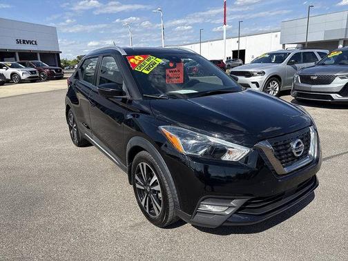 2020 Nissan Kicks SR