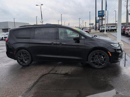 2025 Chrysler Pacifica Limited