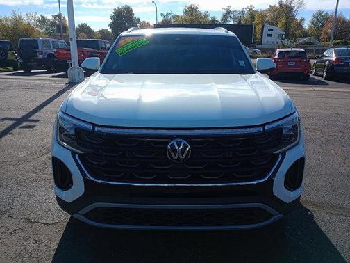 2025 Volkswagen Atlas Cross Sport 2.0T SE w/Technology 4MOTION