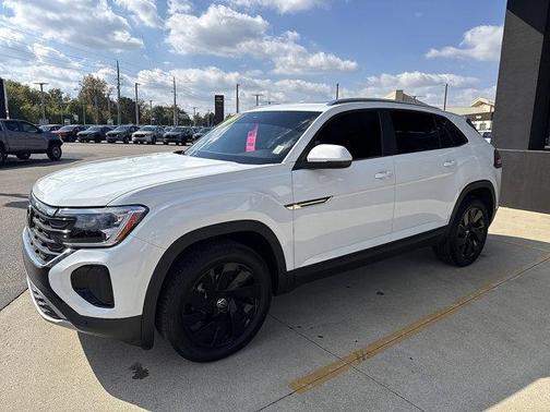 2025 Volkswagen Atlas Cross Sport 2.0T SE w/Technology 4MOTION