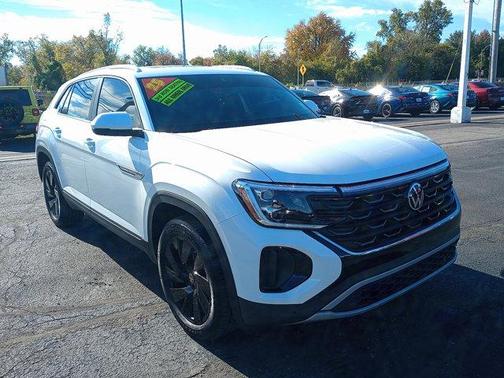 2025 Volkswagen Atlas Cross Sport 2.0T SE w/Technology 4MOTION