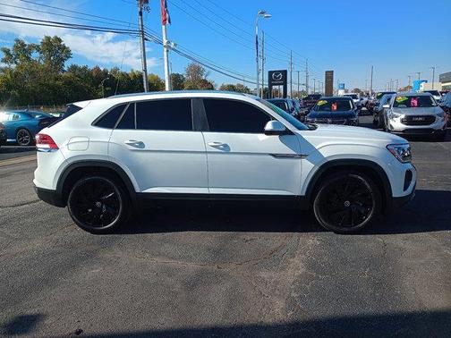 2025 Volkswagen Atlas Cross Sport 2.0T SE w/Technology 4MOTION