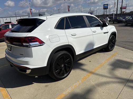 2025 Volkswagen Atlas Cross Sport 2.0T SE w/Technology 4MOTION