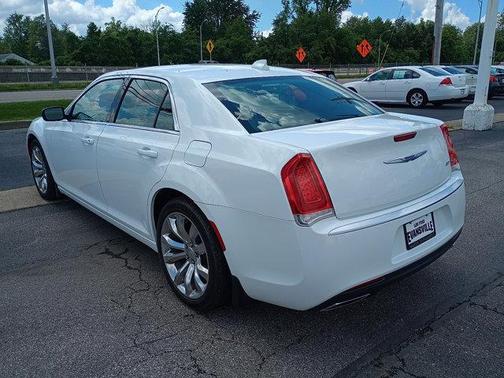 2018 Chrysler 300 Touring