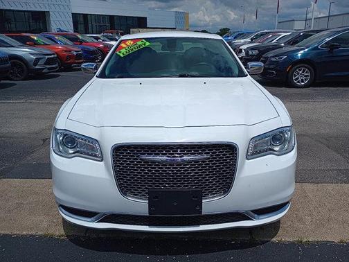 2018 Chrysler 300 Touring