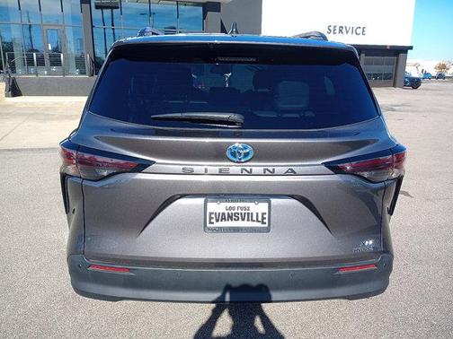 2024 Toyota Sienna XLE