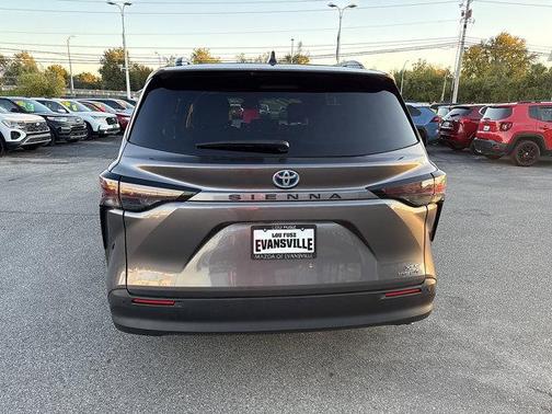 2024 Toyota Sienna XLE